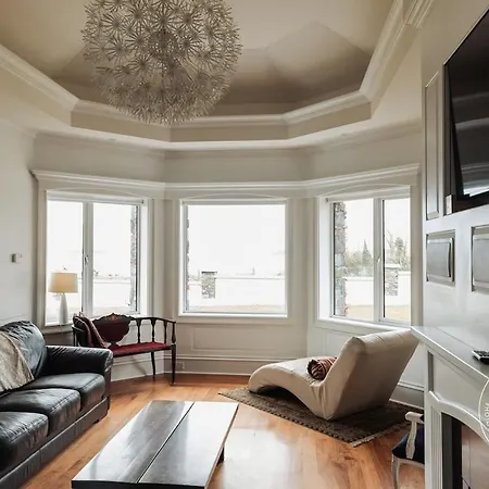 Tomies House * Laune Bridge