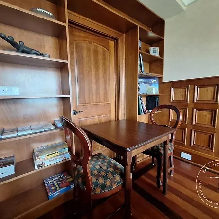 Tomies House * Laune Bridge