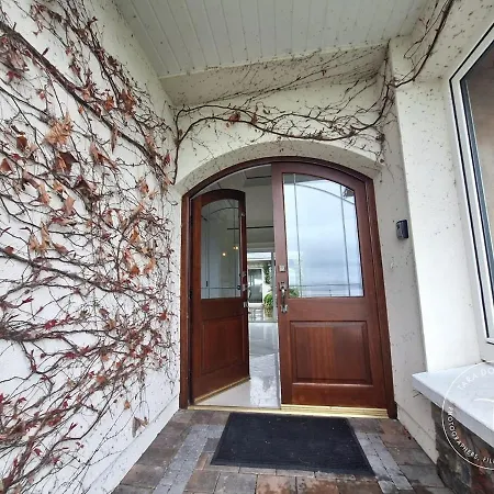 Tomies House Casa de Férias *