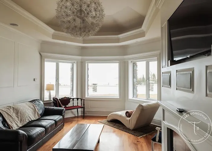 Tomies House * Laune Bridge